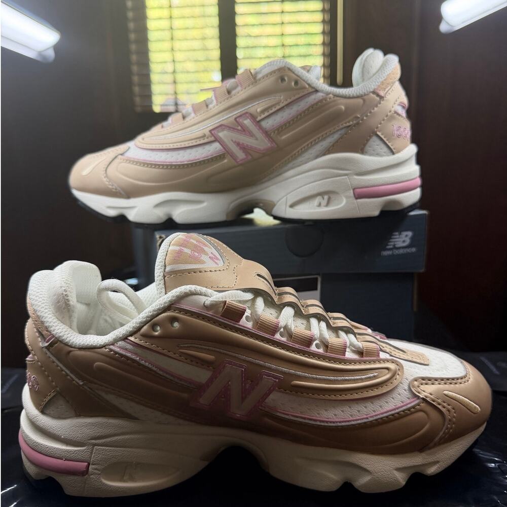 New Balance 1000 Beige Pink Metallic Wave Overlay Retro Women 4.5/Men6-NEW